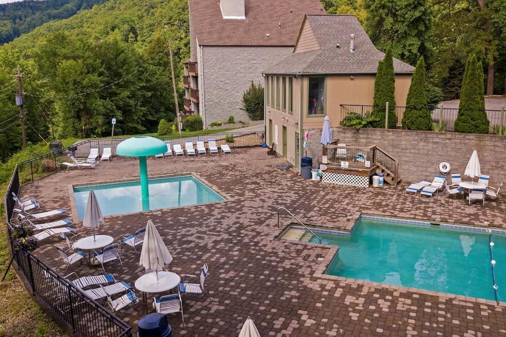 Mountain Springs Chalet ガトリンバーグ エクステリア 写真