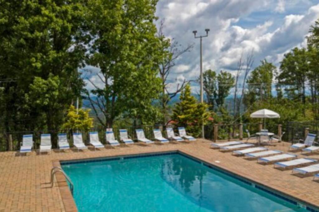 Mountain Springs Chalet ガトリンバーグ エクステリア 写真